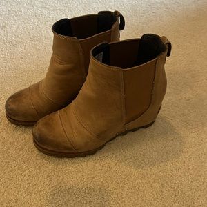 Sorel booties- size 6